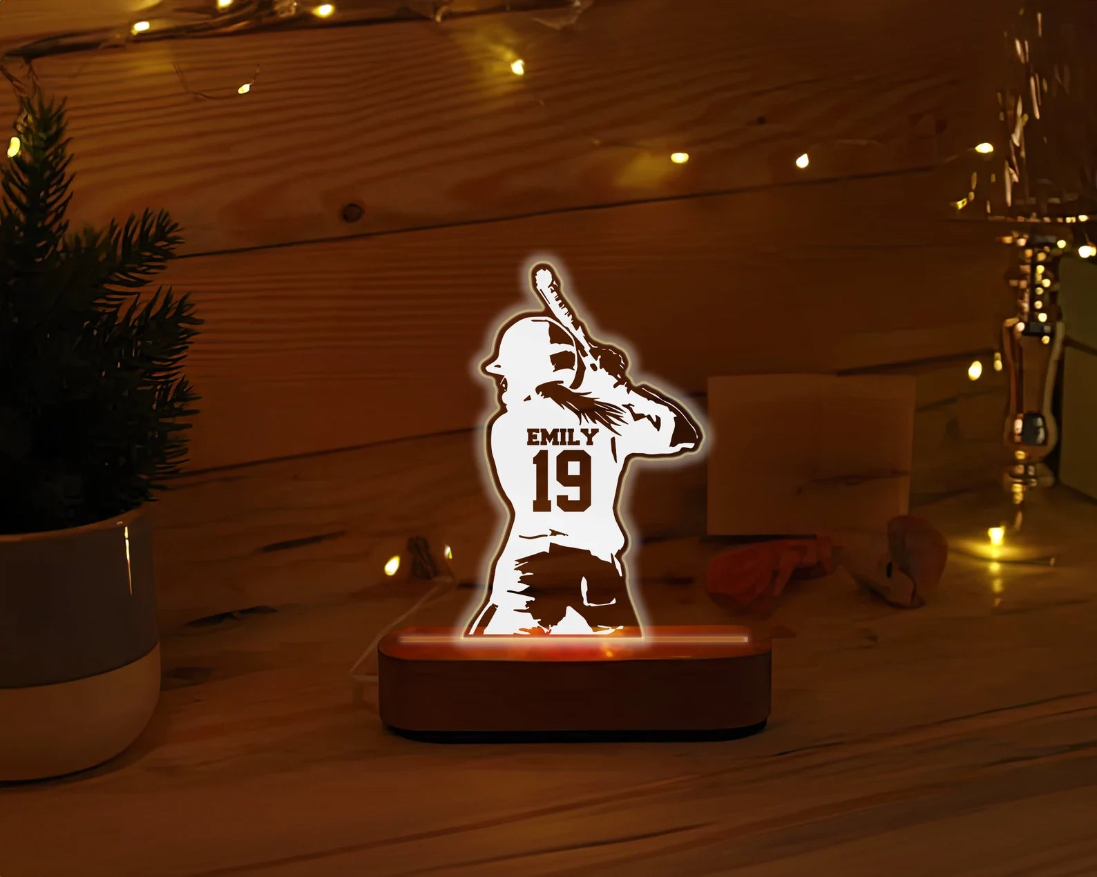 Personalized Softball Player Night Light, Softball Girl Gift, Softball Player Gift, Softball Fan Gift, Softball Coach Gift, Sport Gift. NLFRBILUMIE7