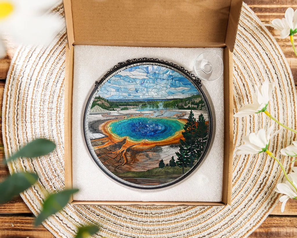Yellowstone National Park Glass Suncatcher, US National Park Glass Art, Window Hangings, Travel Gift, National Park Gift, Nature Lover Gift. SCBILUMIE27