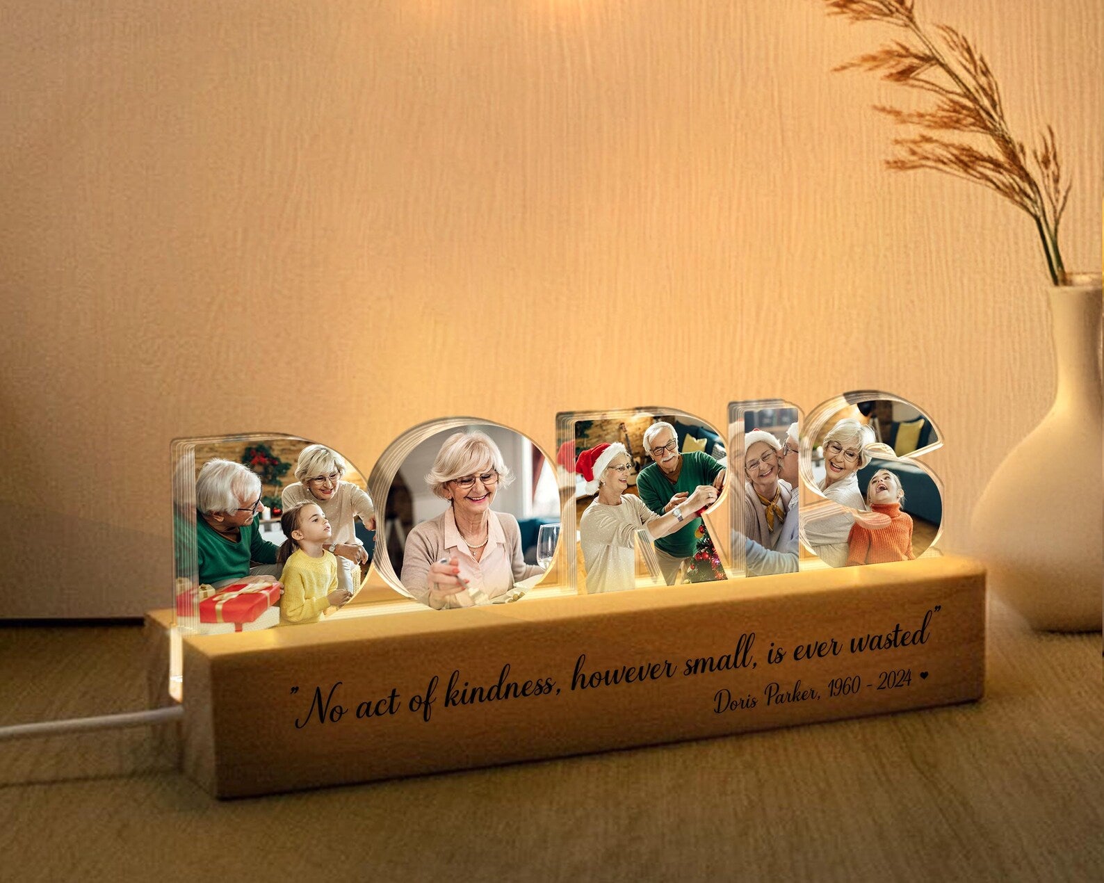 Custom Mom Memorial Photo Collage Night Light, In Loving Memory Gift, Loss Of Mom Gift, Loss Of Loved One Sympathy Gift, Condolence Gift. NLFRBILUMIE32
